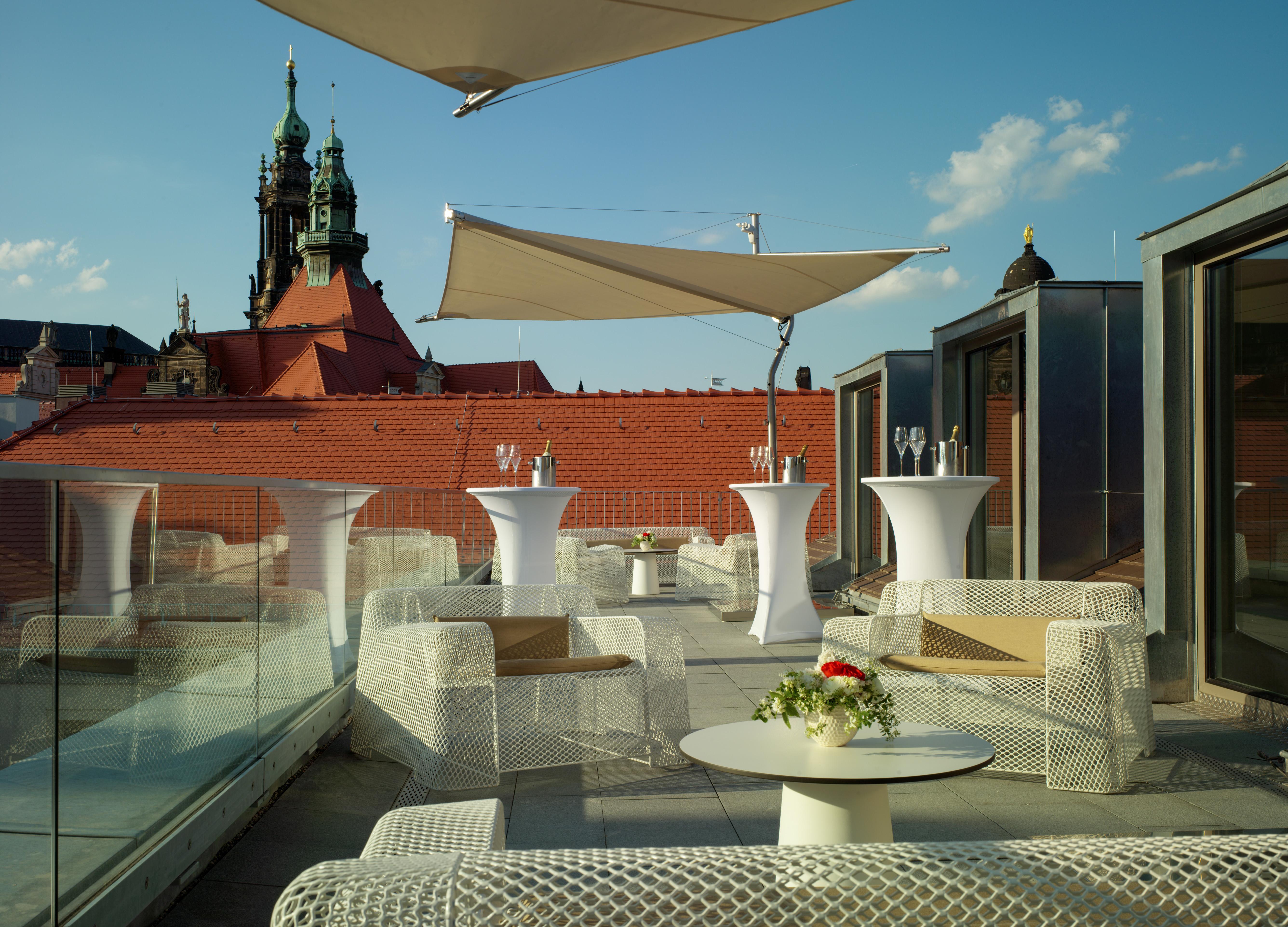 Hyperion Hotel Dresden Am Schloss Restaurant photo The rooftop terrace